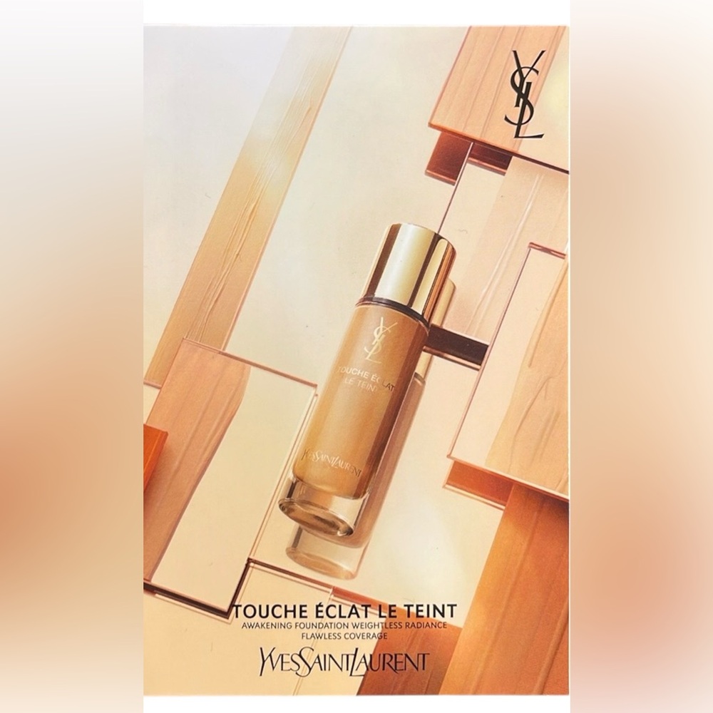 YSL YvesSaintLaurent AWEKENING FOUNDATION WEIGHTHLESS RADIANCE FLAWLESS COVERAGE
